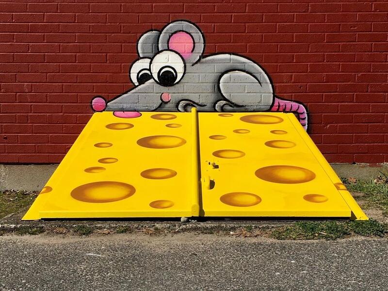 American street artist Tom Bob