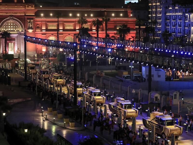 The carriages carrying 22 ancient Egyptian royal mummies 