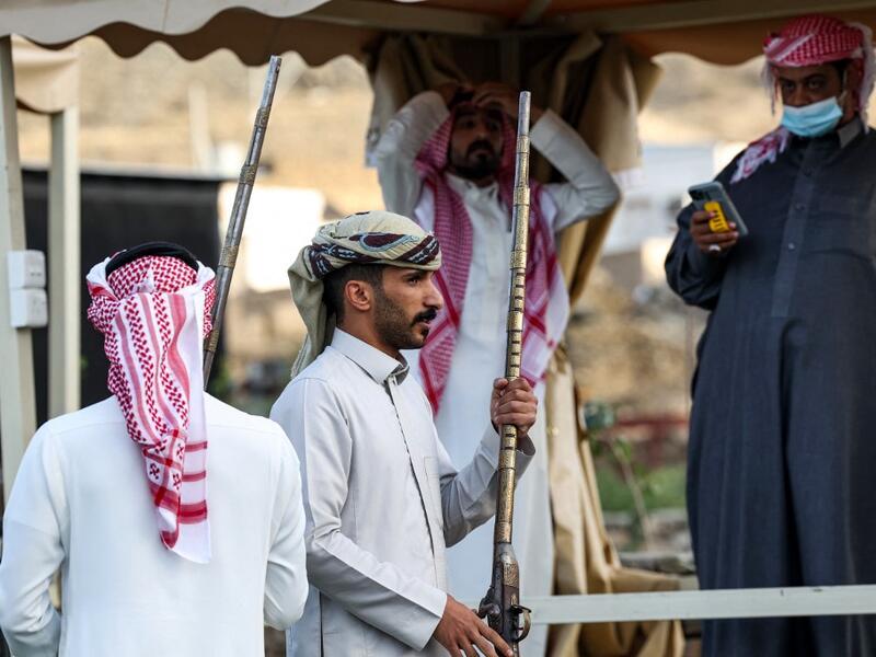 Taashir is a war dance performed in Taif