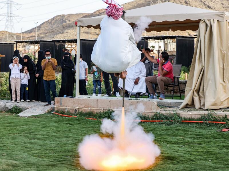 Taashir is a war dance performed in Taif