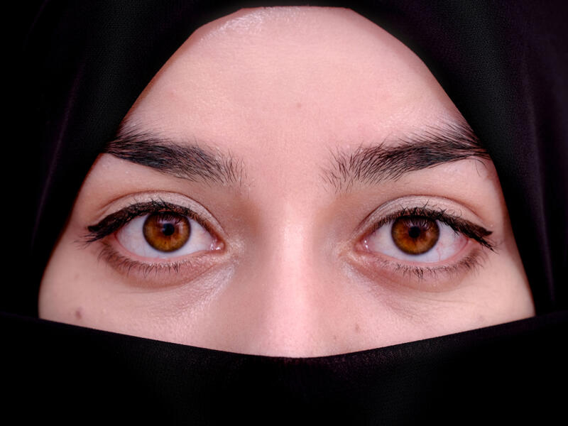 No black veil!