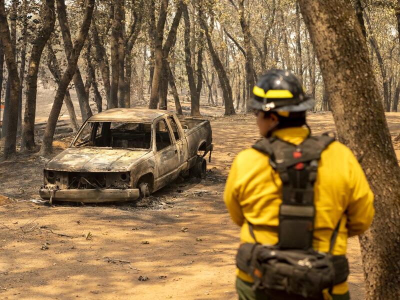 Plane fighting Arizona wildfire crashes killing two