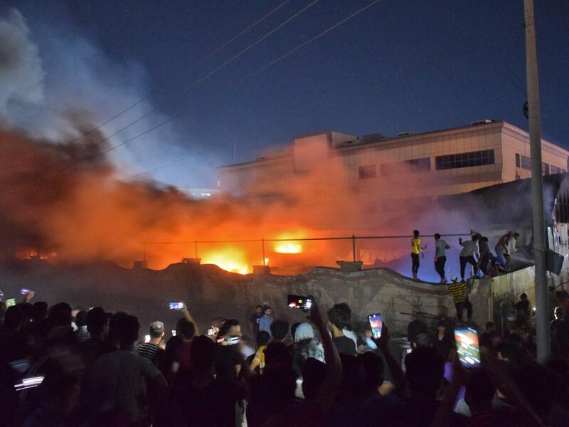 Iraqis Mourn Victims in Covid-19 Facility Hospital Fire