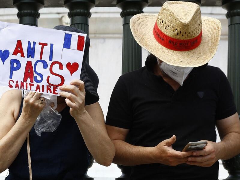 Anti-health pass protests continues in France