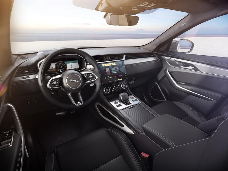  طرح طراز جديد من سيارة جاكوار F-PACE وتحسين ميزاتها التكنولوجية