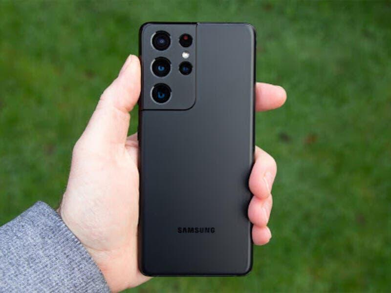 1. Samsung Galaxy S21 Ultra 