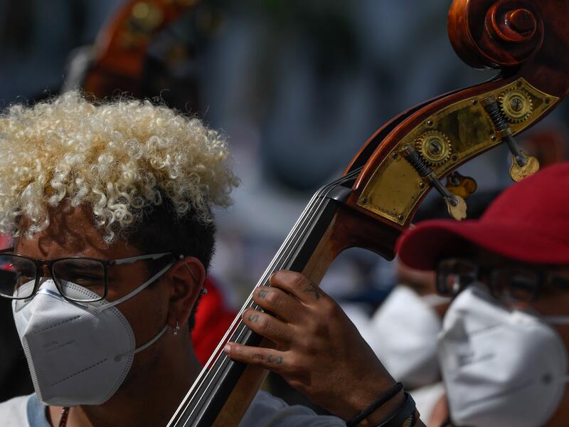 Venezuelan musicians form the world's largest orchestra