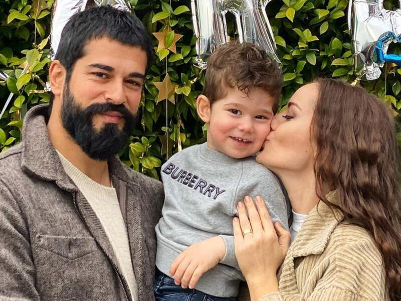 Burak Özçivit ve Fahriye Evcen'in Oğlu Karan, Sosyal Medyayı Salladı (Fotoğraflar)