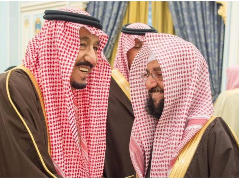 الملك سلمان برفقة الشيخ الراحل سليمان المهنا 
