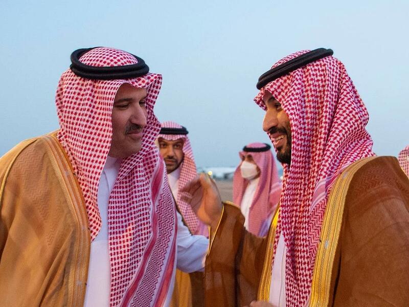 أمير المدينة المنورة فيصل بن سلمان يستقبل الأمير محمد بن سلمان
