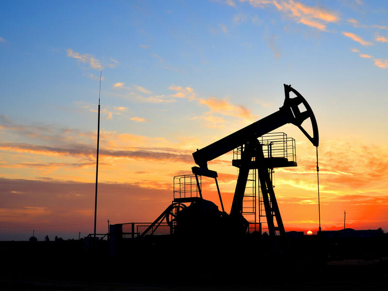 Tribal Leaders Halt Oil Production in Libya Amid Government Standoff