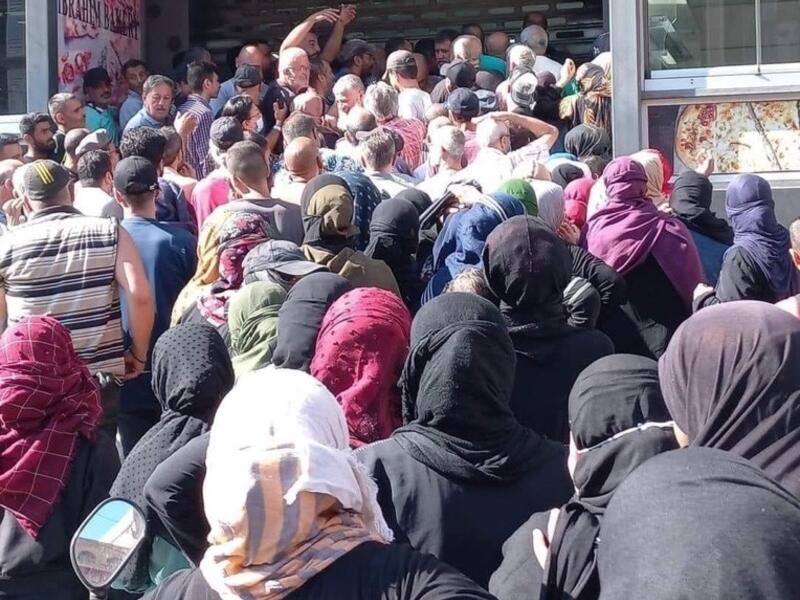 ازدحام شديد أمام مخابز لبنان