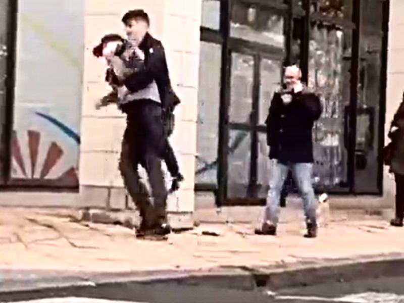Kidnapping in broad daylight 