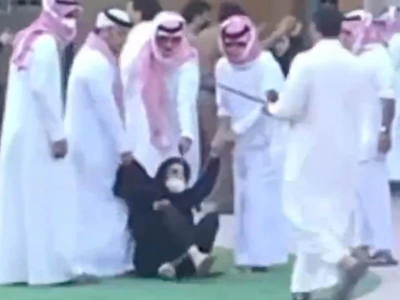 Men beat up Saudi young women 