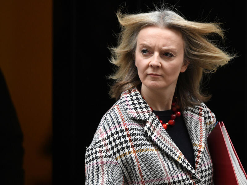 UK Withdraws Tax Cut for Top Earners