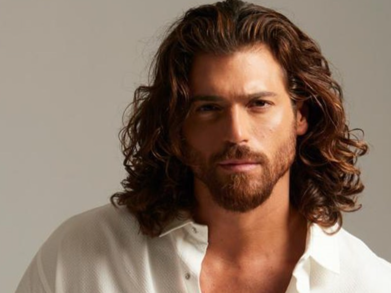 Picture: Can Yaman half naked in new snap