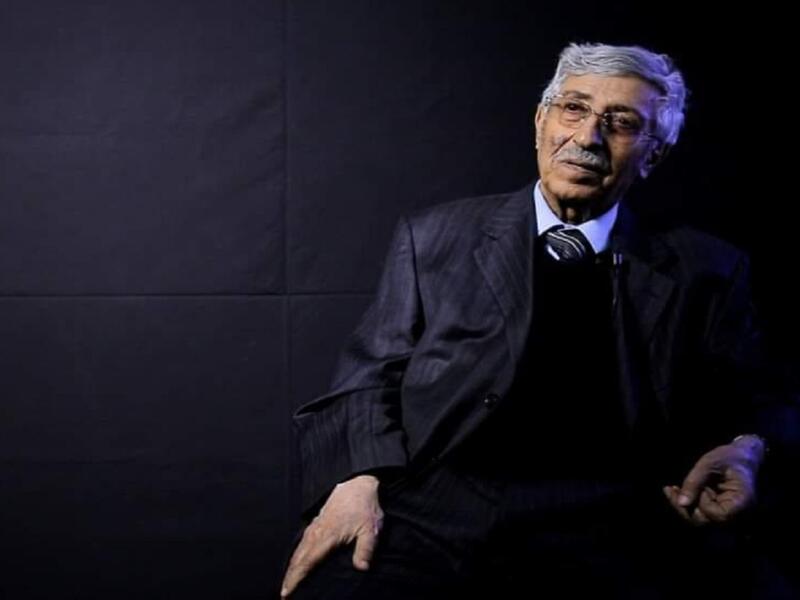 عبدالعزيز المقالح الشاعر اليمني في ذمة الله