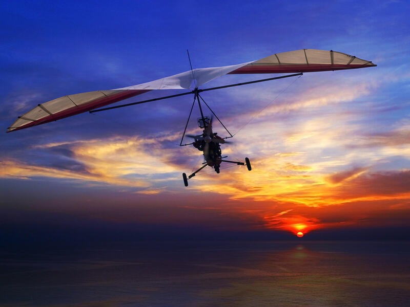 Cuban migrants use hang glider escape to Florida airport