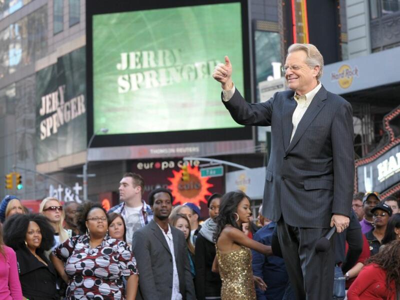 NEW YORK - OCTOBER 11: TV Host Jerry Springer celebrates the taping of "The Jerry Springer Show" 20th anniversary show at Military Island, Times Square on October 11, 2010 in New York City. Michael Loccisano/Getty Images/AFP (Photo by Michael loccisano / GETTY IMAGES NORTH AMERICA / Getty Images via AFP)