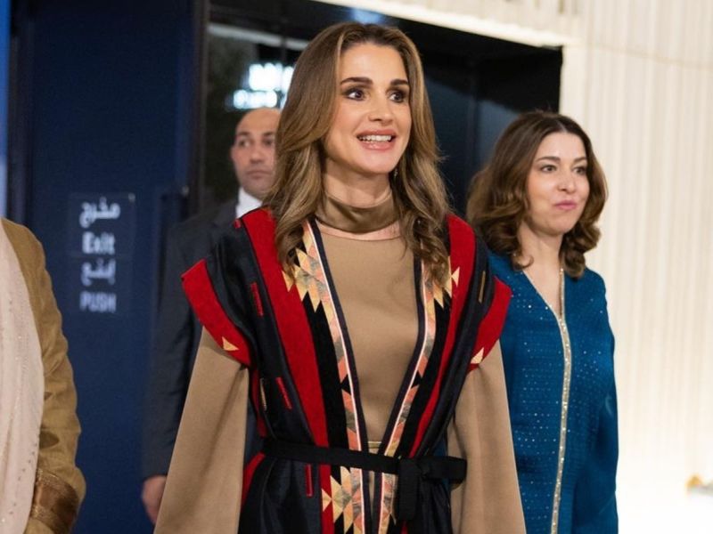أجمل إطلالات الملكة رانيا بالثوب الأردني