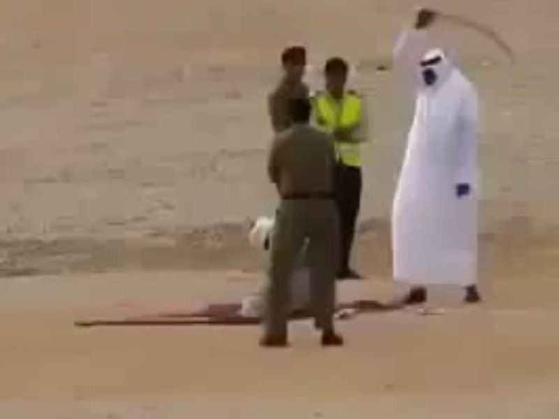 تنفيذ احد أحكام القتل تعزيرا في السعودية (لقطة شاشه)