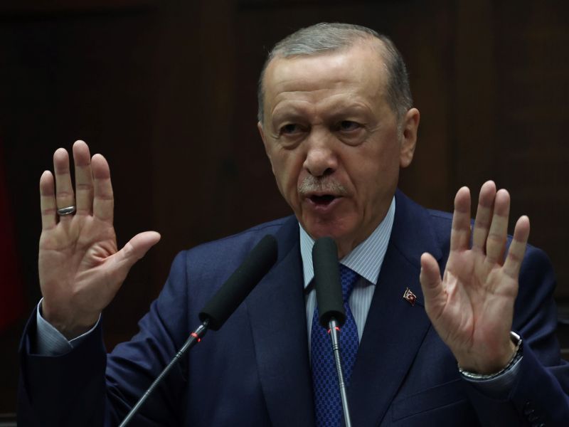إردوغان: عنصرية فرنسا وماضيها الاستعماري هما ما اشعل الاضطرابات فيها