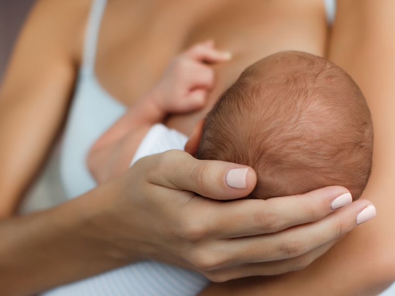 طبيب البوابة: 7 أطعمة تضر بالأمهات المرضعات