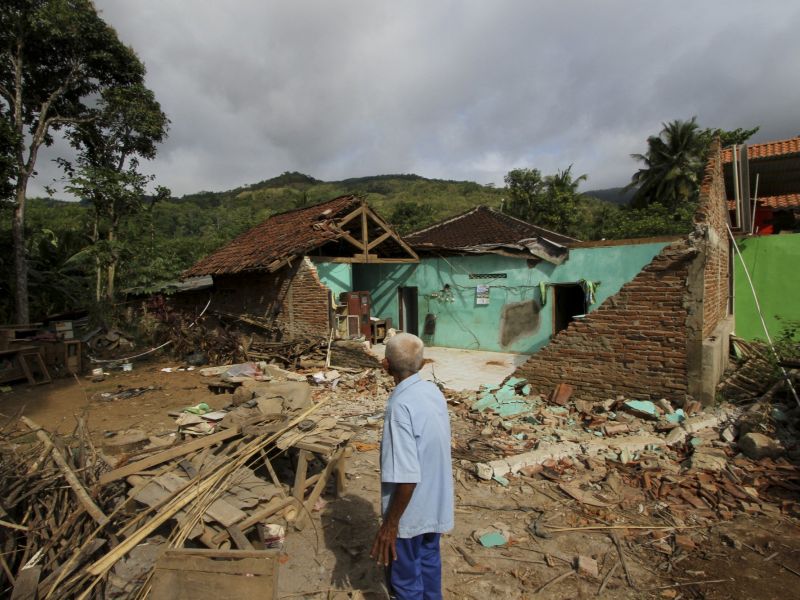 6-Magnitude earthquake strikes Northern Indonesia