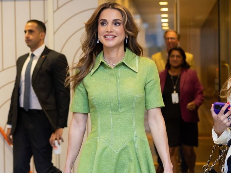 تعرفي على مجوهرات الملكة رانيا التي انتقتها مؤخرا بتصاميم عصرية  