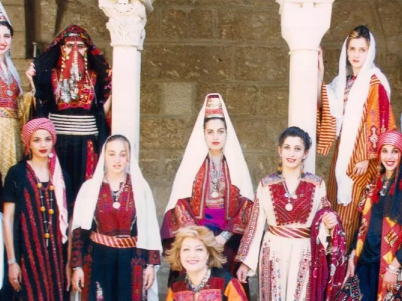 إكسسوارات المرأة الفلسطينية على مر التاريخ...أناقة تشير إلى تاريخ غني
