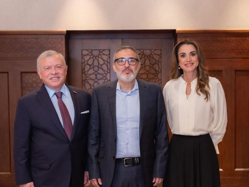 الملك عبدالله والملكة رانيا يستقبلان الدكتور غسان أبو ستة 