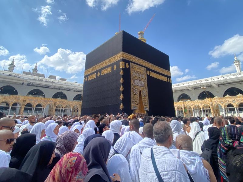 عبارات تهنئة لمن عاد من العمرة