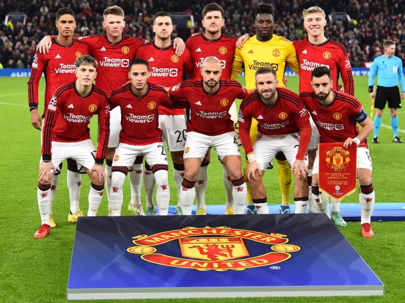 فريق مانشستر يونايتد إلى نصف النهائي (Photo by PETER POWELL / AFP)