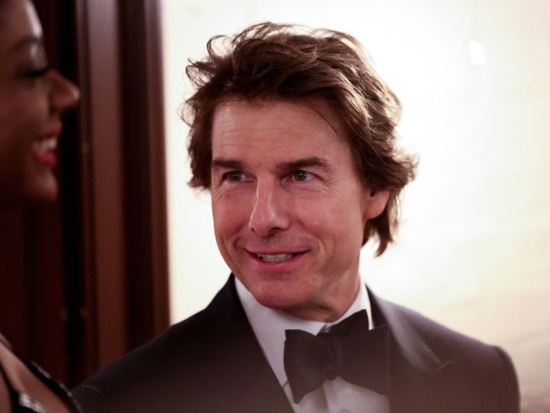 TOM CRUISE