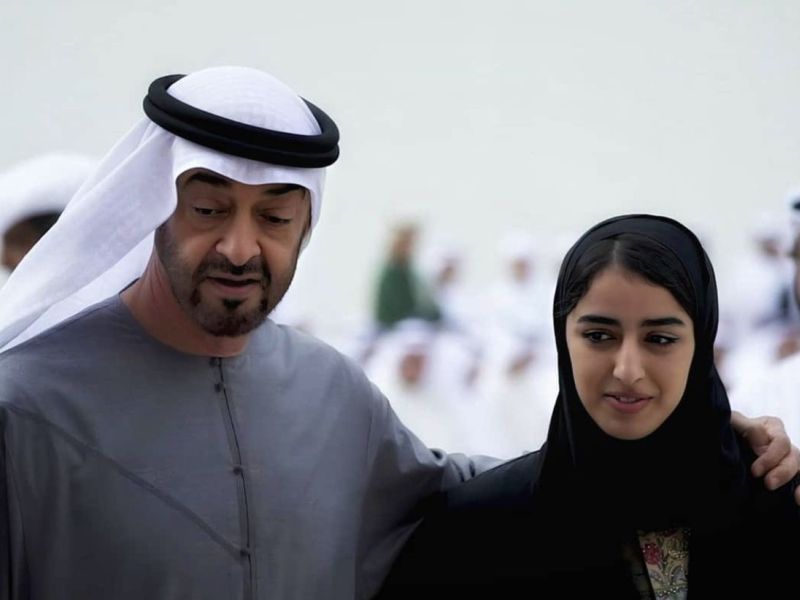 الشيخ محمد بن زايد مع حفيدته الشيخة حصة
