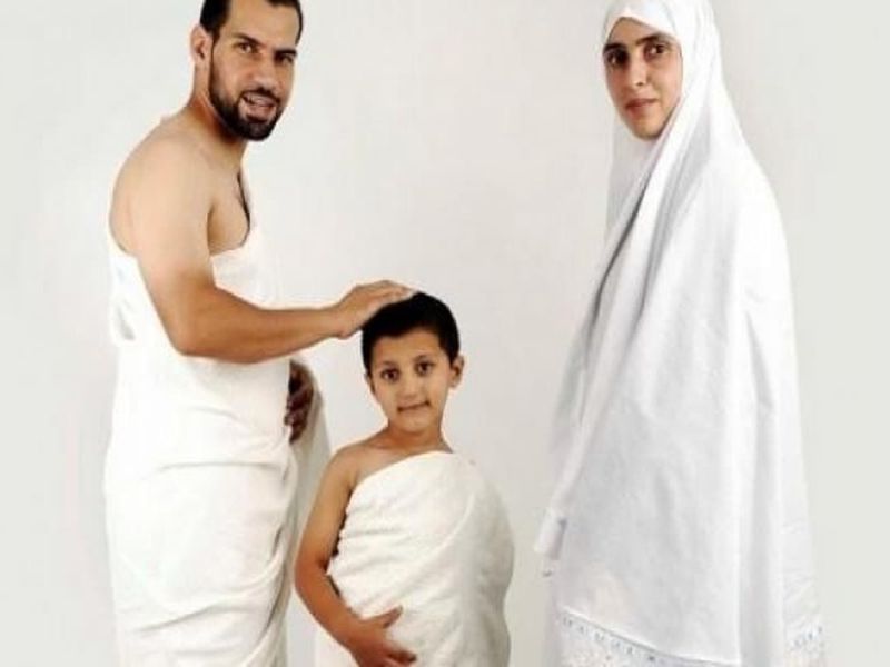 حكم الاغتسال بعد الإحرام وتغيير الملابس