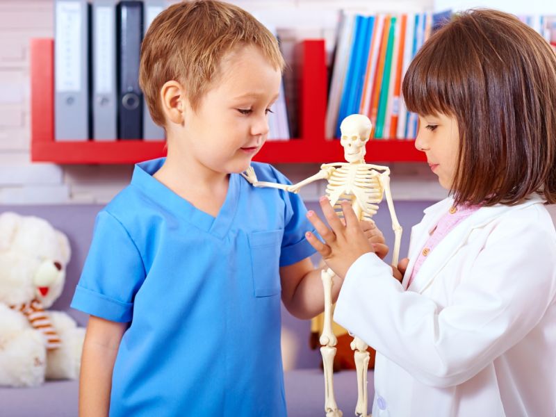 طبيب البوابة: 6 عادات تحسن صحة العظام عند الأطفال