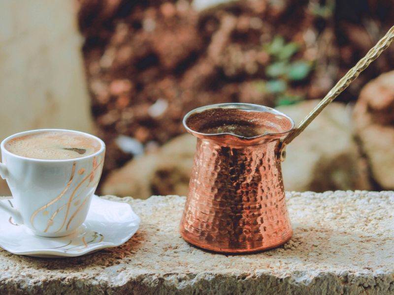طبيب البوابة: مخاطر الشرب من الأكواب النحاسية