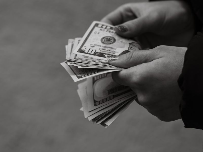 ماذا يعني الحلم بعد النقود في المنام؟