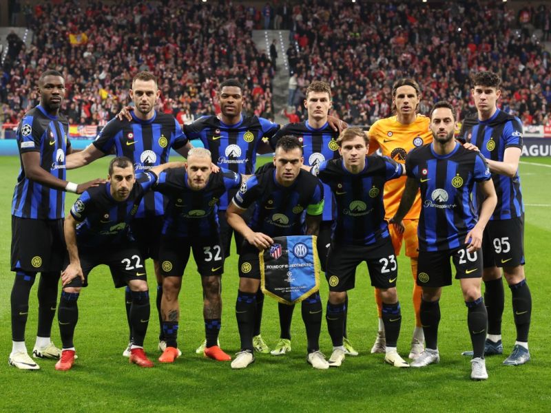 Inter Milan's players pose prior the UEFA Champions League last 16 second leg football match between Club Atletico de Madrid and Inter Milan at the Metropolitano stadium in Madrid on March 13, 2024. (Photo by Thomas COEX / AFP)