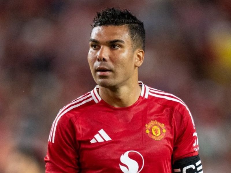 Carlos Casemiro #18 of Manchester United looks on in the second half during their pre-season friendly match against Liverpool at Williams-Brice Stadium on August 03, 2024 in Columbia, South Carolina. Jacob Kupferman/Getty Images/AFP (Photo by Jacob Kupferman / GETTY IMAGES NORTH AMERICA / Getty Images via AFP)