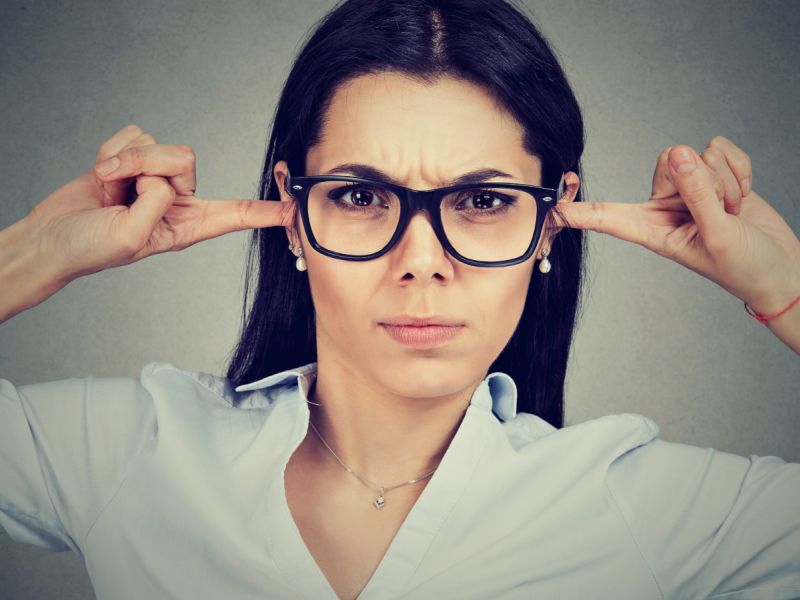 5 علامات تدل على أنك سام لنفسك دون علمك، وفقًا لعلم النفس