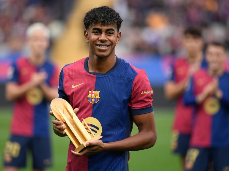 لامين يامال (Photo by Josep LAGO / AFP)