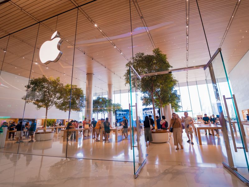 Apple appoints new stores chief to oversee retail operations