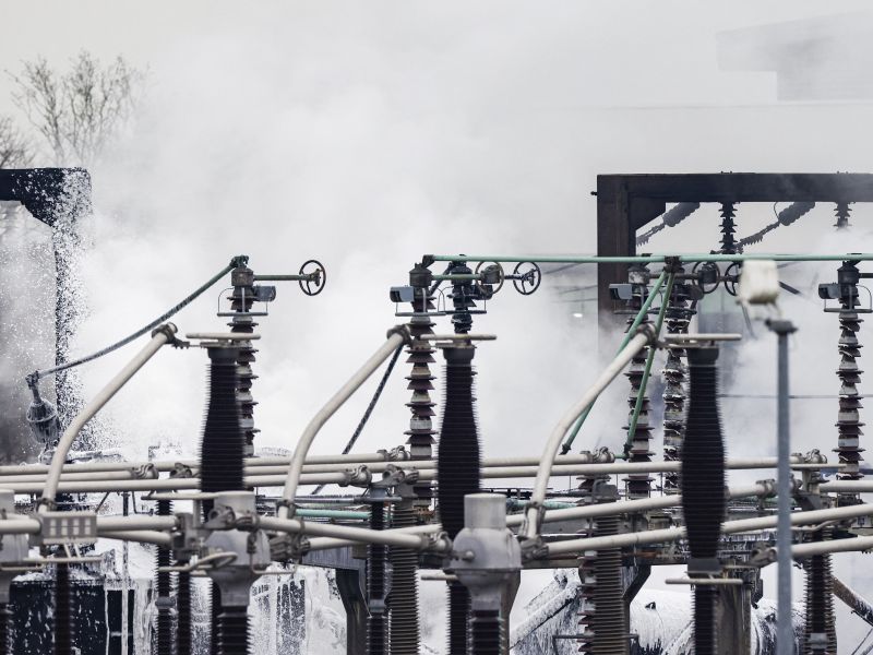 Massive blaze erupts at central London power substation