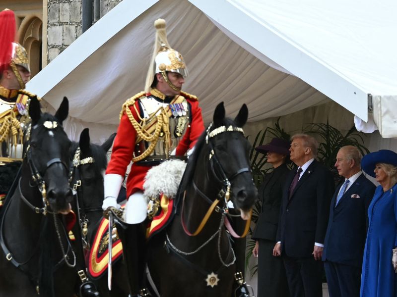 Horse steals spotlight from Trump by relieving itself during royal welcome