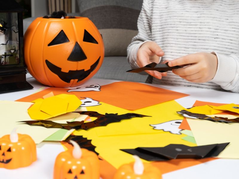 أفكار للحرف الورقية في عيد الهالوين أفكار للحرف الورقية في عيد الهالوين