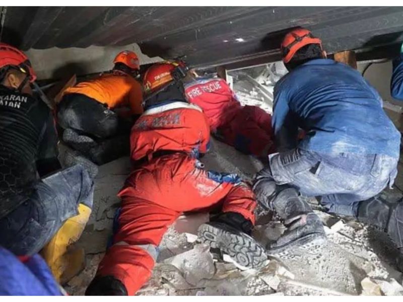 عشرات القتلى جراء الزلزال في الفلبين