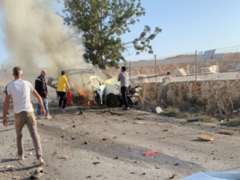 استهداف سيارة في زوطر