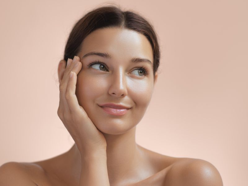 روتين صباحي قصير وفعال للبشرة المختلطة